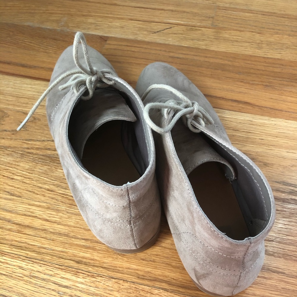 Shoes - Picture 3 of 4